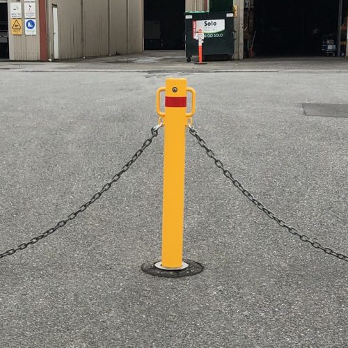 Removeable Powdercoated Bollard with Chains